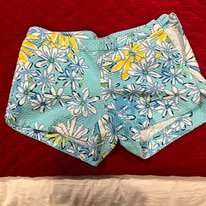 Lilly Pulitzer  women’s shorts. size 0 , flower shorts. Like new!